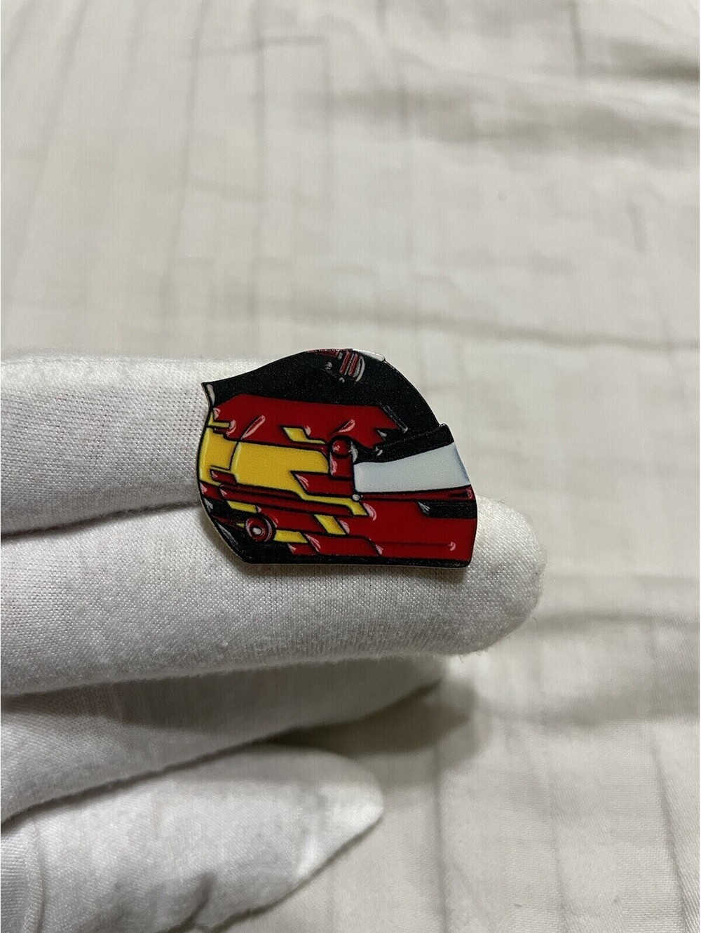 Carlos Sainz 2024 helmet enamel pin brooch anime cartoon f1 formula1